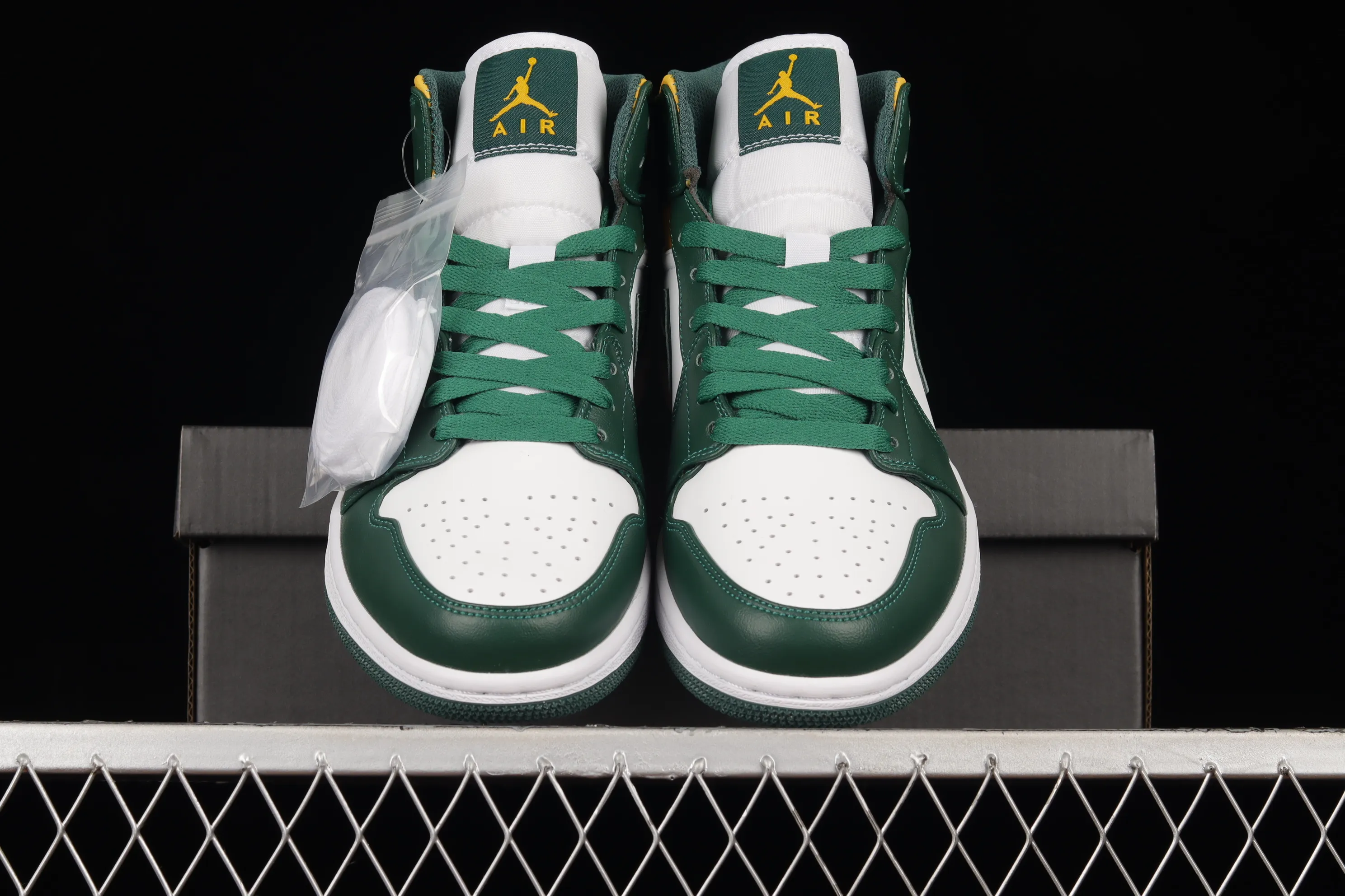 All categories Air Jordan Jordan series basketball shoes Air Jordan 1 Mid Air Jordan 1 Mid "Green Yellow" AJ1 Joe 1 white green yellow Seattle Supersonics 554724-371